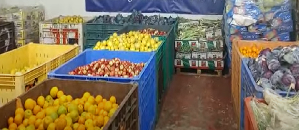 ירקות טריים במחסן חסדי נעמי