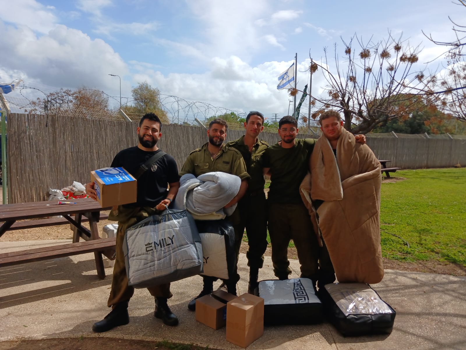 חלוקת ערכות חורף לחיילים הצפון הארץ