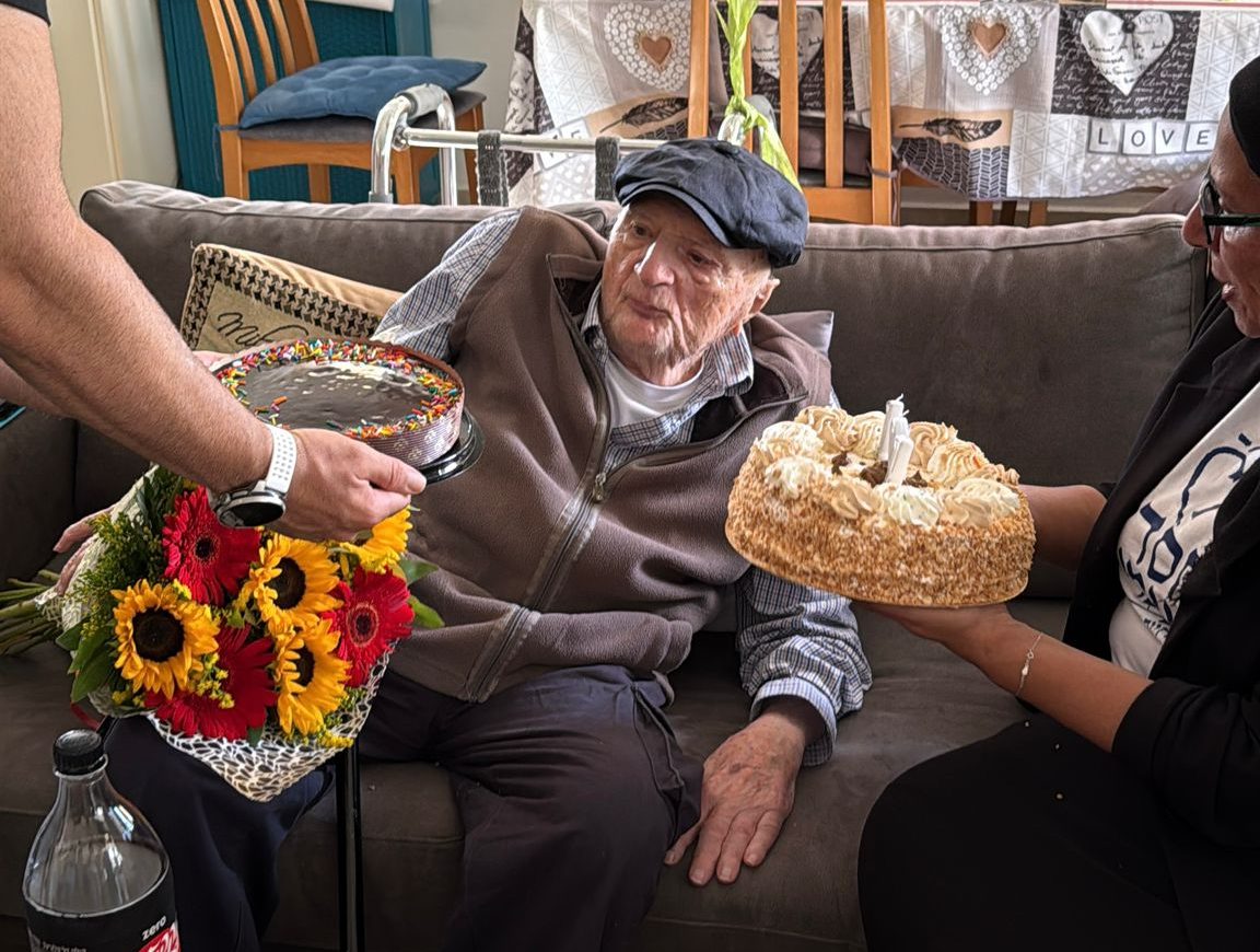 יצחק, ניצול שואה חוגג יום הולדת 101